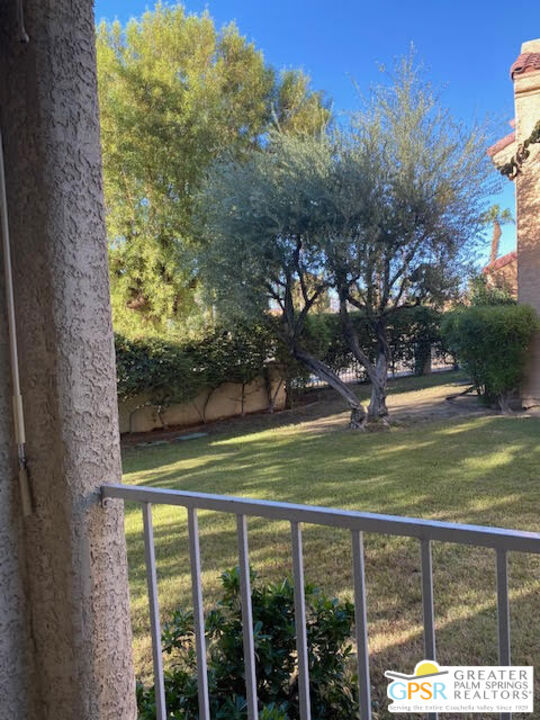 2700 Lawrence Crossley Road, Palm Springs CA: https://media.crmls.org/mediaz/feb7a107-ef8d-48ea-9444-42919dec81c4.jpg