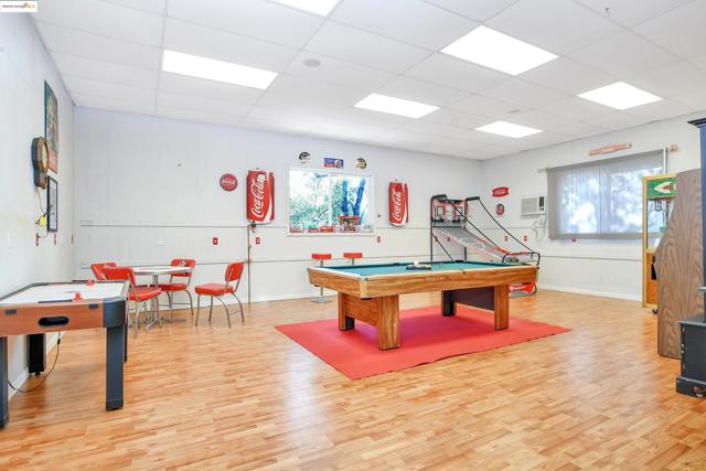 16096 Parkridge Ave, Sonora CA: https://media.crmls.org/mediaz/feb84781-83eb-4ccd-9da7-4fff7ff4b1c5.jpg