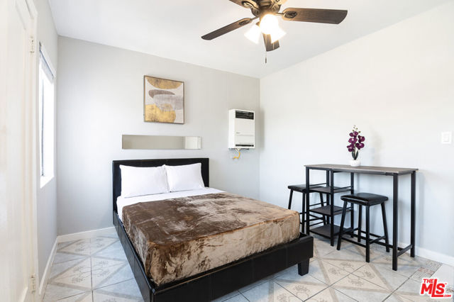 930 Fraser Avenue, Los Angeles CA: https://media.crmls.org/mediaz/feb8c2b7-4957-436e-a2a2-fa3ab65a2eed.jpg