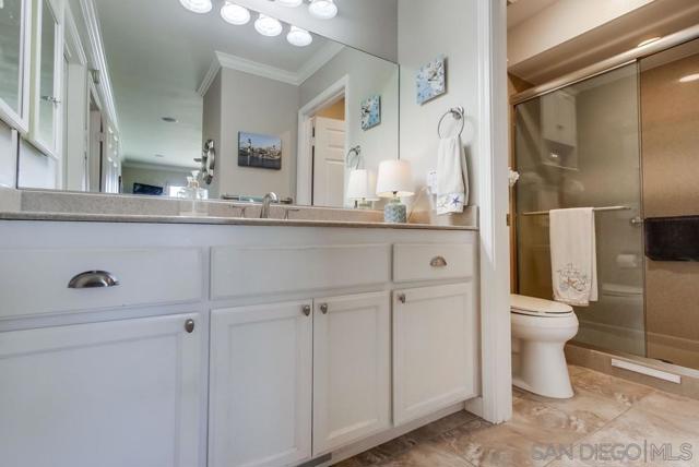 1024 La Tierra Dr, San Marcos CA: https://media.crmls.org/mediaz/feb8c470-56ef-4781-8fd7-e74a44686380.jpg