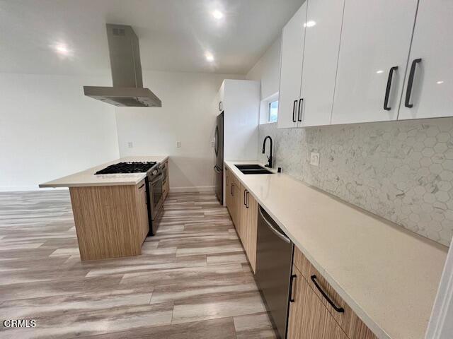 Detail Gallery Image 10 of 23 For 5626 1/2 Auckland Ave, North Hollywood,  CA 91601 - 4 Beds | 3 Baths