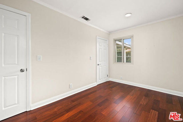 427 W Manchester Avenue, Playa del Rey CA: https://media.crmls.org/mediaz/feb9b2da-131d-4998-b57c-e4f03154e94b.jpg