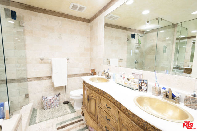 310 Tahiti Way, 106 photo 8