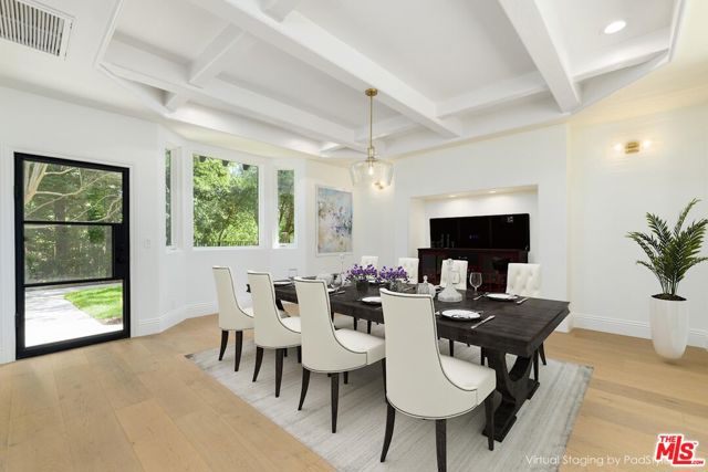 4929 Lakeview Canyon Road, Westlake Village CA: https://media.crmls.org/mediaz/feb9f728-8bcd-4fd9-82cc-4418243aec2a.jpg