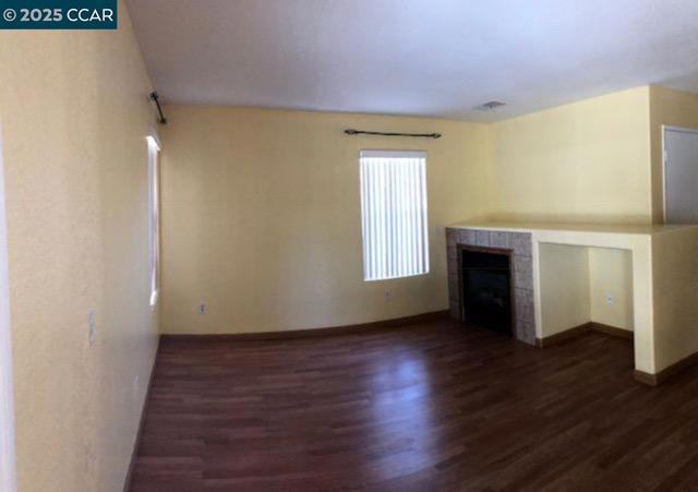 125 Asusena Dr, Palmdale CA: https://media.crmls.org/mediaz/febad8d1-91bc-4774-b22c-edba2d10756c.jpg