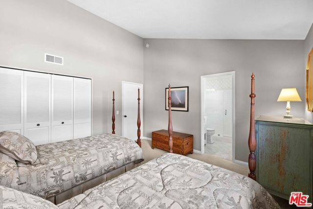 1490 Palisades Drive, Pacific Palisades CA: https://media.crmls.org/mediaz/febb1a15-d338-4283-b99d-2f5d4cd0945c.jpg