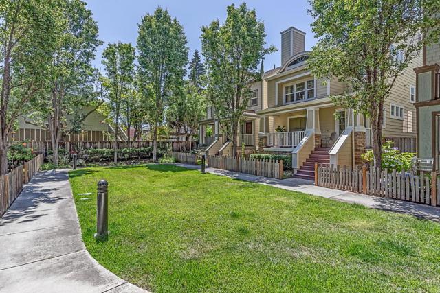 185 Hamwood Terrace, Mountain View CA: https://media.crmls.org/mediaz/febb2e3a-b846-4f26-a0fa-21b4c306af89.jpg