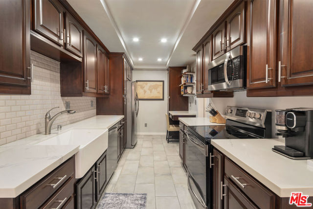 1221 N Kings Road, West Hollywood CA: https://media.crmls.org/mediaz/febbe03d-3eaa-48f7-b28d-a688bff79ab2.jpg