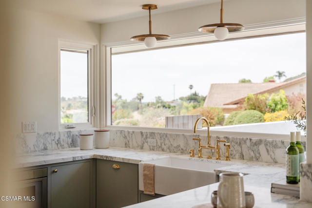 1207 Westridge Drive, Ventura CA: https://media.crmls.org/mediaz/febbf283-6c78-4f05-afed-3df1636be0f8.jpg