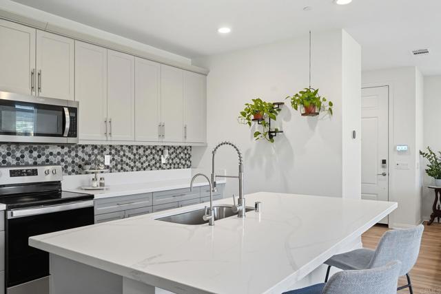 Detail Gallery Image 9 of 37 For 2607 Nanza, Spring Valley,  CA 91977 - 3 Beds | 2/1 Baths