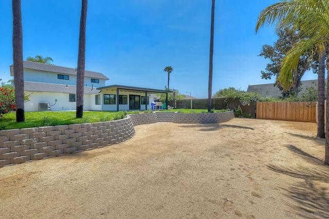 6630 Park Ridge Blvd, San Diego CA: https://media.crmls.org/mediaz/febc263b-642f-4d9a-b6c3-e780ed7218d7.jpg