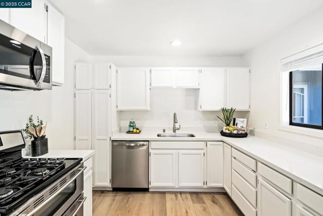 3225 Cowell Rd, Concord CA: https://media.crmls.org/mediaz/febc359a-d017-4905-ad94-b6aed75424a0.jpg