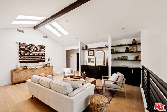 13514 Morrison Street, Sherman Oaks CA: https://media.crmls.org/mediaz/febc81db-8815-4d26-8e61-c5d8e224bb4d.jpg