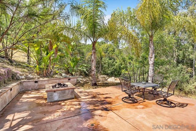 22318 Casa De Carol, Ramona CA: https://media.crmls.org/mediaz/febd4e14-3520-4b4d-8e35-353db79e7dac.jpg