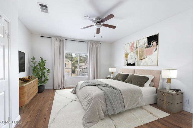 525 Myrtle Court, Oak Park CA: https://media.crmls.org/mediaz/febdc422-30f9-40ed-a504-b4ba38b1358f.jpg