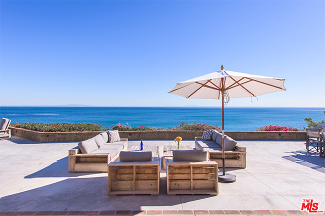 28028 SEA LANE Drive, Malibu CA: https://media.crmls.org/mediaz/febdde17-1c46-4cf7-8c94-6c2d634f1978.jpg