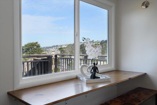815 Edgemar Avenue, Pacifica CA: https://media.crmls.org/mediaz/febef051-185a-4531-a63d-aeb160344e7a.jpg