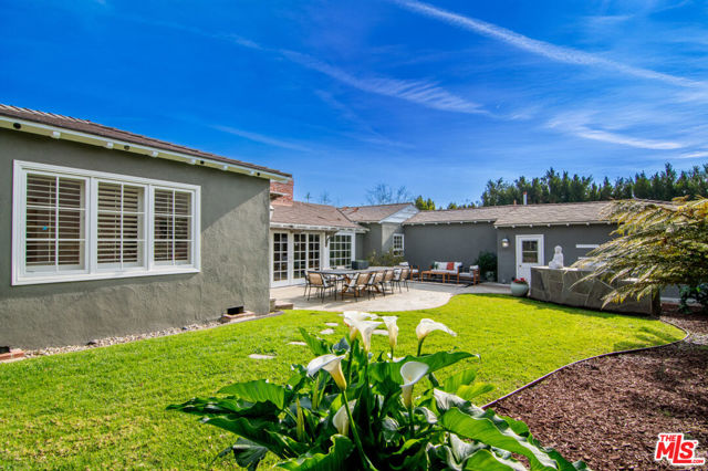 Drew Fenton | 157 N Woodburn Drive Los Angeles CA | MLS: 7226976