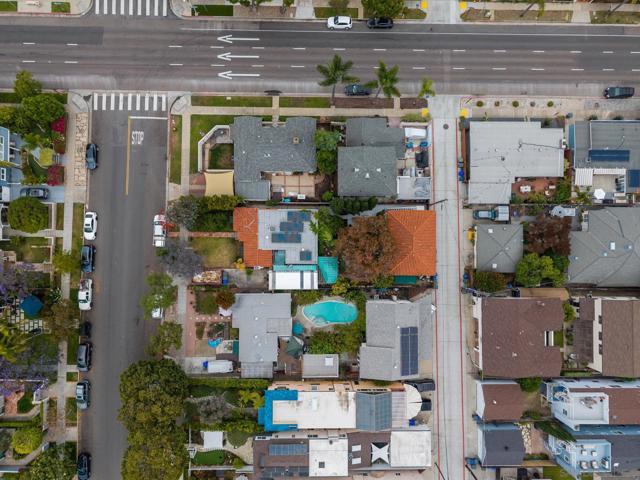 309 11 E Ave, Coronado CA: https://media.crmls.org/mediaz/febfa273-6e57-466f-91a5-0b27cbf79841.jpg
