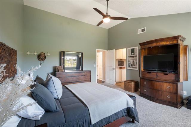 Detail Gallery Image 21 of 31 For 919 Wentworth Cir, Vista,  CA 92081 - 3 Beds | 2/1 Baths