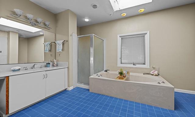 547 Mission Vineyard Road, San Juan Bautista CA: https://media.crmls.org/mediaz/fec0a8c9-b815-41ca-9f6b-a8832419d2c6.jpg