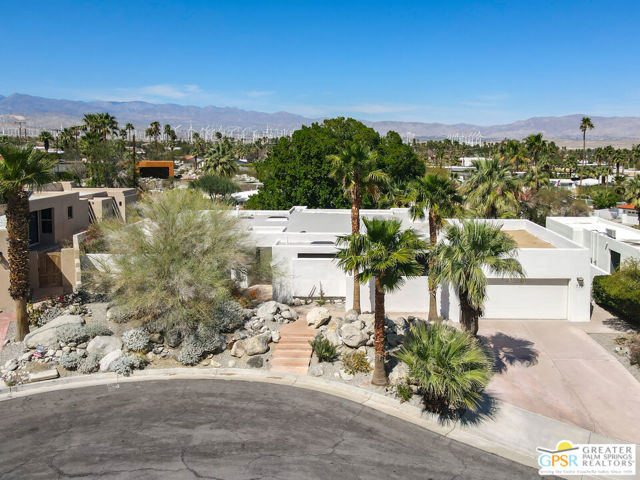 770 N Girasol Court, Palm Springs CA: https://media.crmls.org/mediaz/fec1f75e-627b-48ce-9a3e-c476a3454e0d.jpg