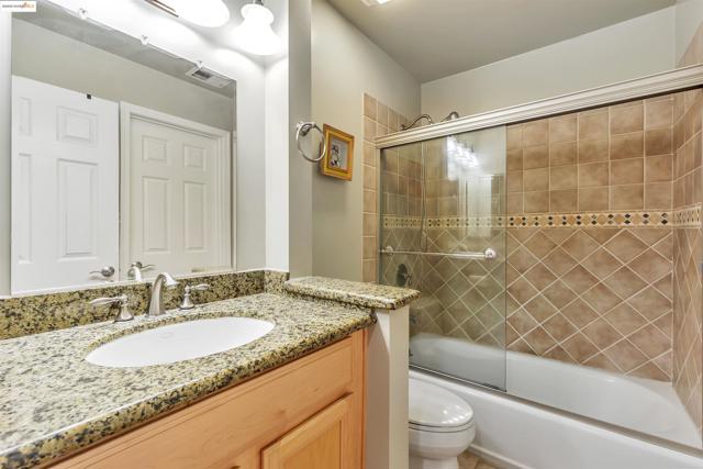 5333 Park Highlands Blvd, Concord CA: https://media.crmls.org/mediaz/fec227b4-f618-4075-a089-7758058e40b7.jpg