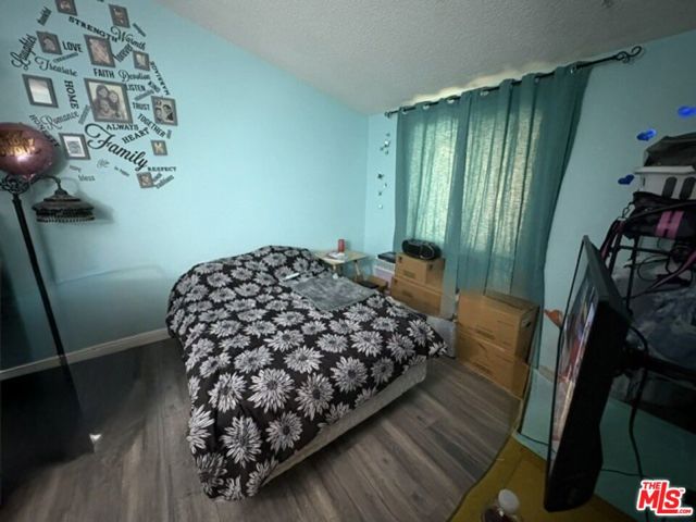 2 Bed Home for Sale in Newhall, California