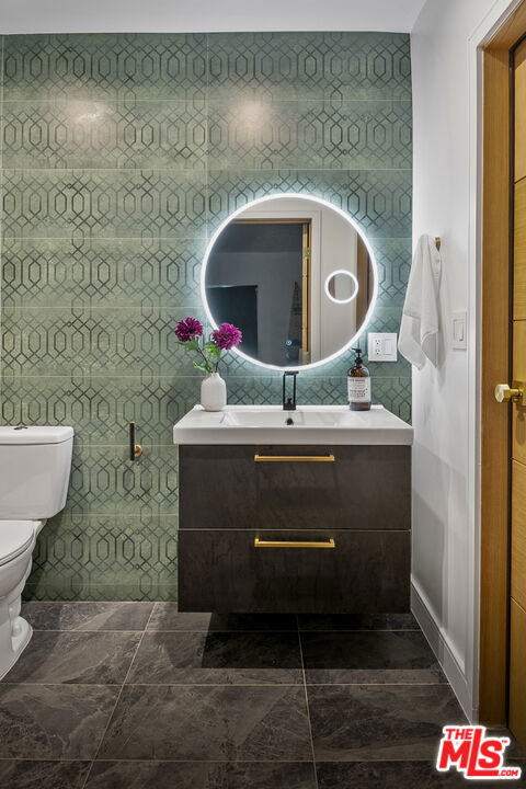 17624 Martha Street, Encino CA: https://media.crmls.org/mediaz/fec24c63-a6d3-4267-b884-1867a33abc3e.jpg