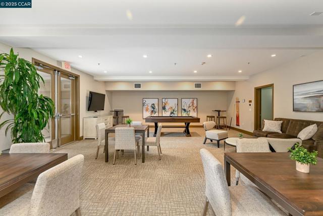 1800 Alma Ave, Walnut Creek CA: https://media.crmls.org/mediaz/fec2864a-56bb-4567-a4e9-8fb97b0180b3.jpg