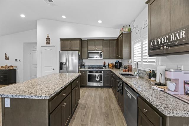 34289 Solstice Street, Winchester CA: https://media.crmls.org/mediaz/fec389c7-2848-46cc-9366-66552c35e4af.jpg