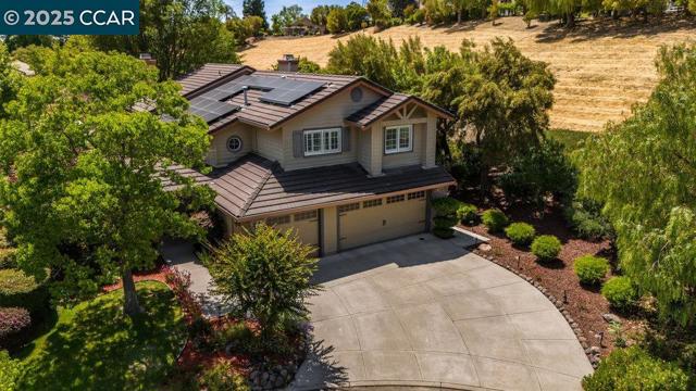 29 Blue Haven Ct, Danville CA: https://media.crmls.org/mediaz/fec3ac59-1464-4020-8e98-ff3b5f414654.jpg
