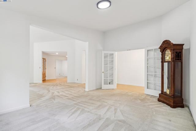 208 Heritage Ln, Pleasanton CA: https://media.crmls.org/mediaz/fec3f06d-7987-49c2-b06b-a299fcf0623d.jpg