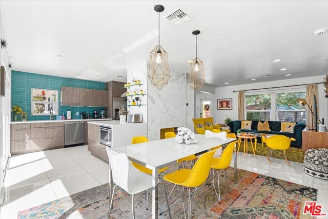 3963 E Calle San Antonio, Palm Springs, CA 92264