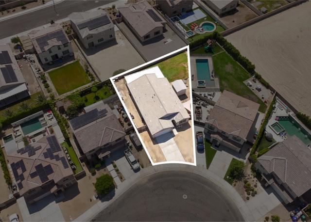 50298 Paseo Cadiz, Coachella CA: https://media.crmls.org/mediaz/fec506da-ddb1-42ac-93d9-2e61c80eb35d.jpg