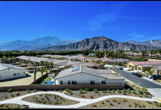 51720 Marquis Lane, La Quinta CA: https://media.crmls.org/mediaz/fec55c04-9907-409e-b63e-b5e7371b6c32.jpg
