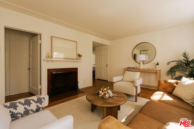 525 East Maple Street, 1 photo 3