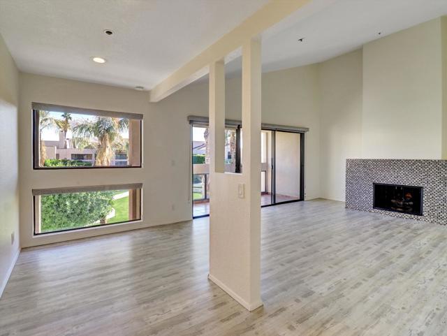 426 Village W Square, Palm Springs CA: https://media.crmls.org/mediaz/fec59aff-8151-4602-83f5-81c08fd1b291.jpg