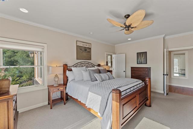 7745 Winter Snow Ct, Newcastle CA: https://media.crmls.org/mediaz/fec73706-19a1-470a-b175-cfa7655eb48e.jpg