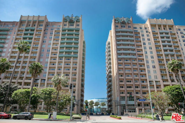 488 E Ocean Boulevard, Long Beach CA: https://media.crmls.org/mediaz/fec81eda-a930-4baa-b8cc-9fe964149fff.jpg