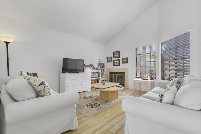 42285 Sultan Avenue, Palm Desert CA: https://media.crmls.org/mediaz/fec8a17d-4dbc-4776-8d0f-35788dbf4615.jpg