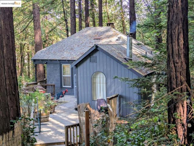 18512 Hwy 116, Guerneville CA: https://media.crmls.org/mediaz/fec91083-20a0-491f-b51a-1e937a1f8489.jpg