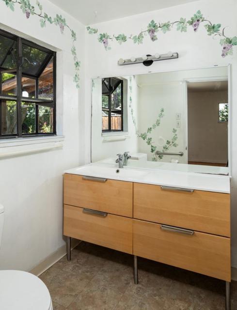 Image 18 of 37 For 800 Loyola Drive