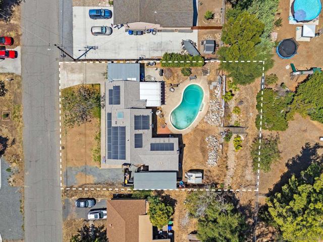 4039 Citradora Dr, Spring Valley CA: https://media.crmls.org/mediaz/fec94bc0-ba2a-42e2-bd69-811dfffe461f.jpg