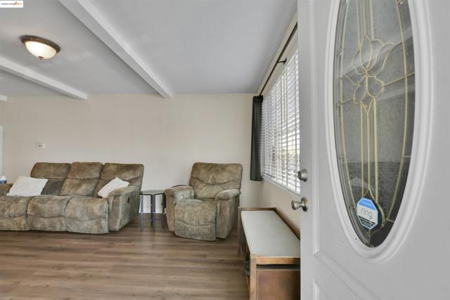 3194 Ameno Rd, Concord CA: https://media.crmls.org/mediaz/fec9dd86-5a76-4996-8e93-53e618367d1a.jpg