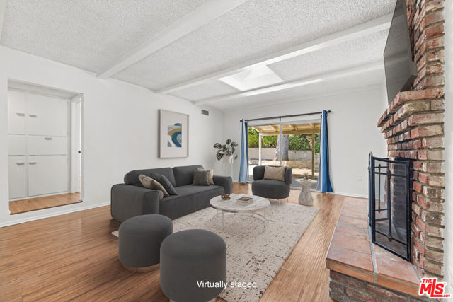 5013 Catalon Avenue, Woodland Hills CA: https://media.crmls.org/mediaz/feca78f2-ccfd-4dad-b1a4-90f07a3b9bf7.jpg