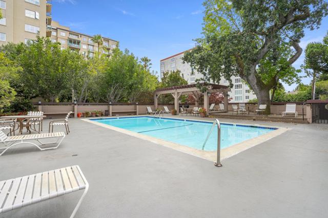 58 N El Camino Real, San Mateo CA: https://media.crmls.org/mediaz/fecaa28c-a4ec-4a80-9535-27628591a3ec.jpg