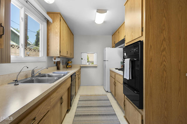 Detail Gallery Image 7 of 16 For 310 Harte Ave, Ventura,  CA 93003 - 3 Beds | 2 Baths