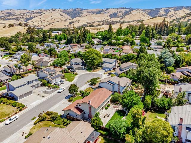 3012 Lake Estates Court, San Jose CA: https://media.crmls.org/mediaz/fecbcf38-651c-4a06-a2a9-989365cb4d0b.jpg
