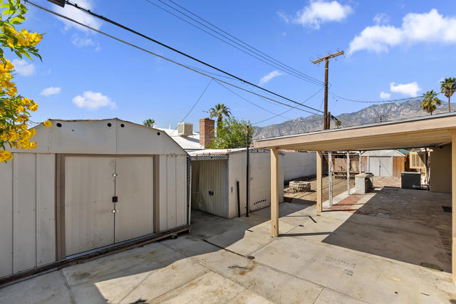 3933 E Calle San Antonio, Palm Springs CA: https://media.crmls.org/mediaz/feccaac0-c7f0-4e55-900d-374b98cb156f.jpg